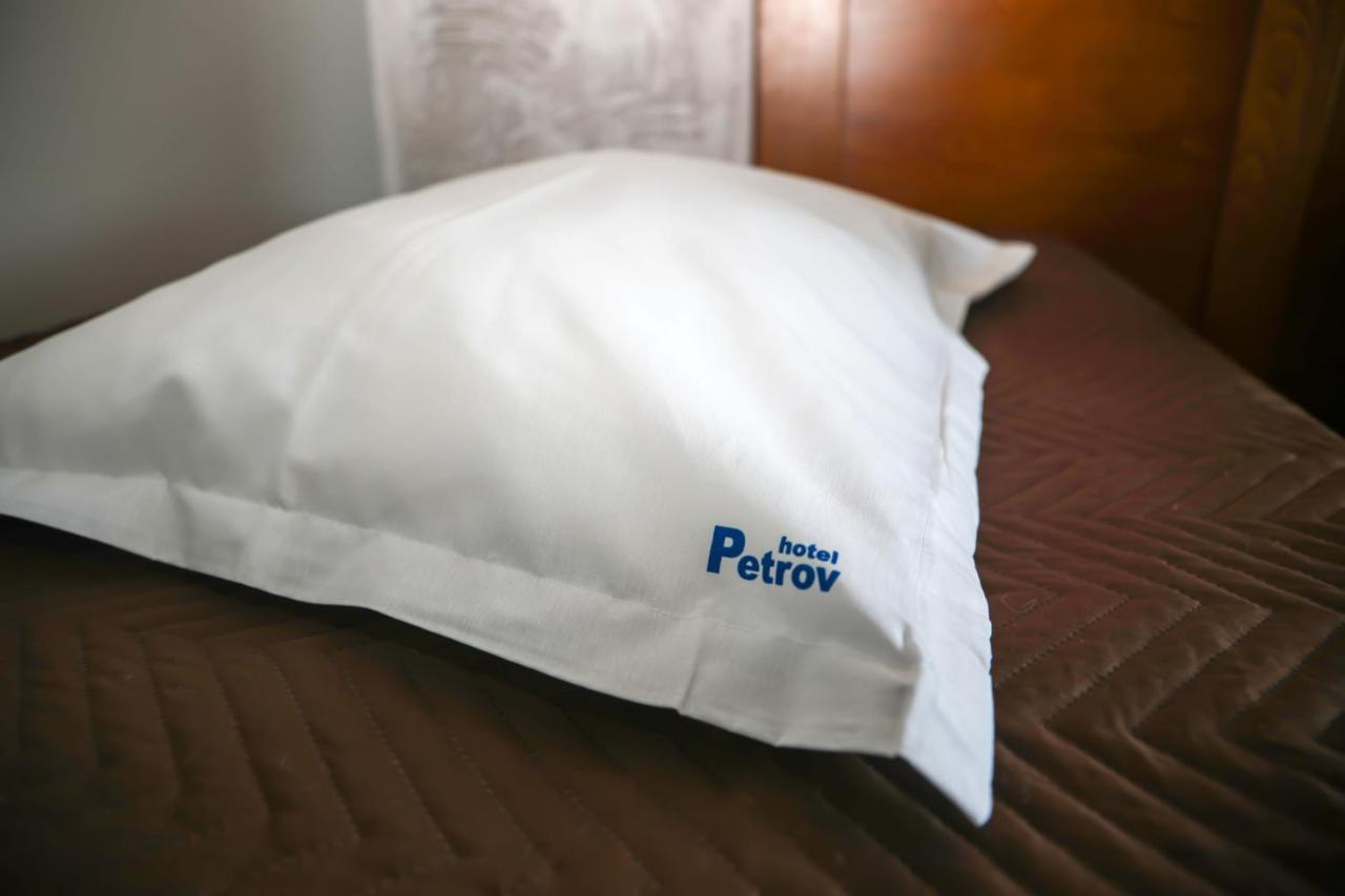 Petrov Family Hotel 内塞伯尔 外观 照片