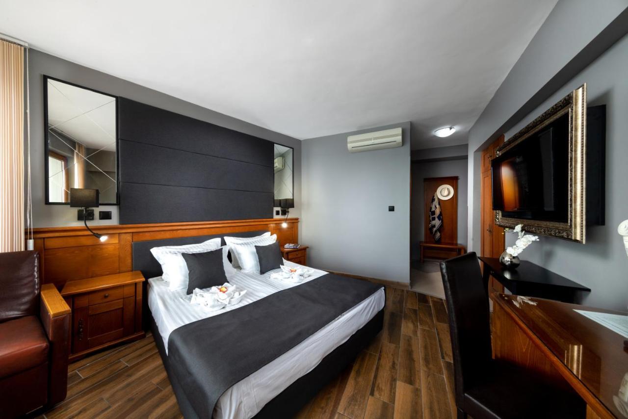 Petrov Family Hotel 内塞伯尔 外观 照片